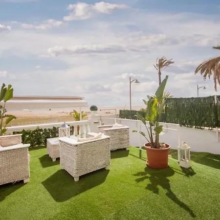 R126 Beachfront Sant Salvador *