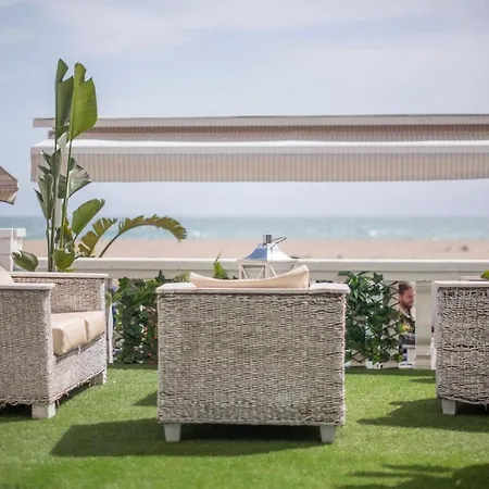 Apartment R126 Beachfront Sant Salvador *