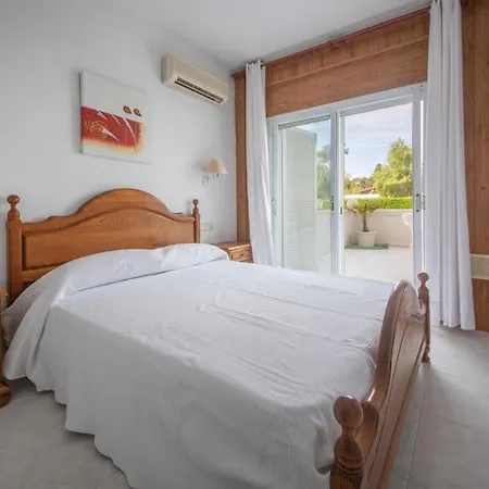 R126 Beachfront Sant Salvador