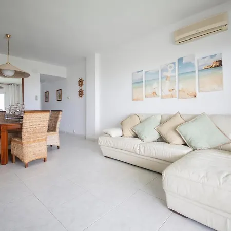 R126 Beachfront Sant Salvador