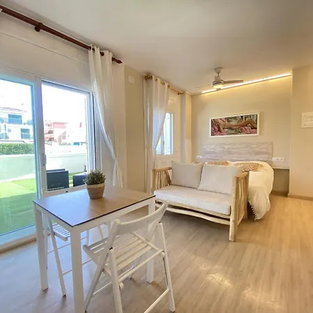 R126 Beachfront Sant Salvador *
