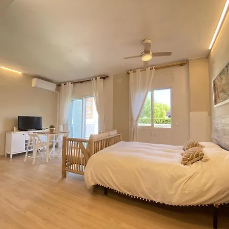 R126 Beachfront Sant Salvador Apartment