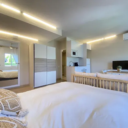 R126 Beachfront Sant Salvador Apartment Coma-ruga