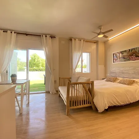 R126 Beachfront Sant Salvador Apartment *