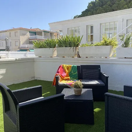 R126 Beachfront Sant Salvador Apartment *